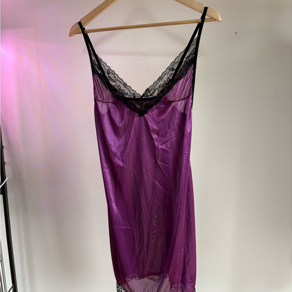 Elegant Purple Lace Trim Chemise